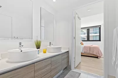 121 NE 34th St #1008, Miami, FL 33137 - Photo 15