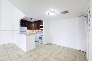 7070 NW 179th St, Hialeah, FL 33015 - Photo 9