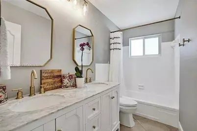 2080 NE 65th St, Fort Lauderdale, FL 33308 - Photo 9