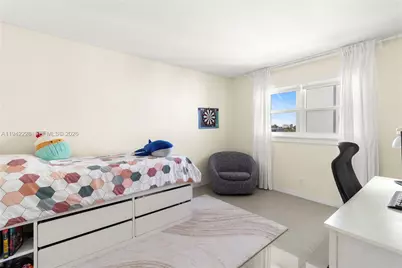 301 NE 14th Ave #601, Hallandale Beach, FL 33009 - Photo 17