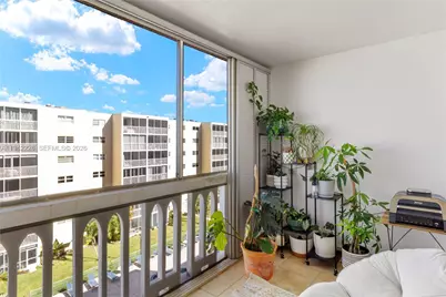 301 NE 14th Ave #601, Hallandale Beach, FL 33009 - Photo 21