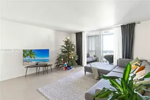 301 NE 14th Ave, Hallandale Beach, FL 33009 - Photo 9