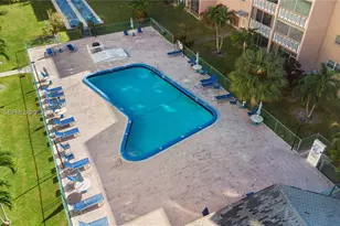 301 NE 14th Ave, Hallandale Beach, FL 33009 - Photo 25