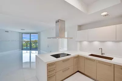 17301 Biscayne Blvd #708, North Miami Beach, FL 33160 - Photo 5