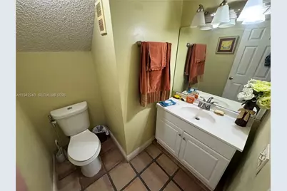 19720 NW 87th Pl, Hialeah, FL 33018 - Photo 27