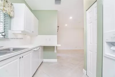 11425 NW 34th Pl, Sunrise, FL 33323 - Photo 13