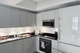 1010 Brickell Ave, Miami, FL 33131 - Photo 7