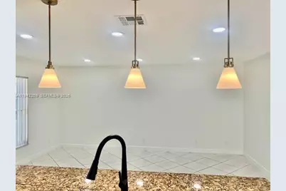 300 SW 100th Ave, Pembroke Pines, FL 33025 - Photo 7