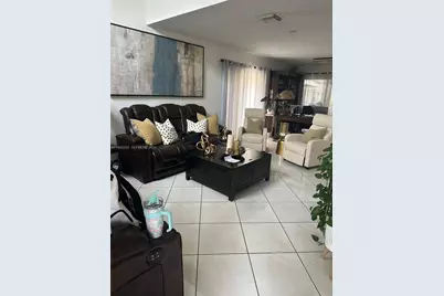 300 SW 100th Ave, Pembroke Pines, FL 33025 - Photo 3