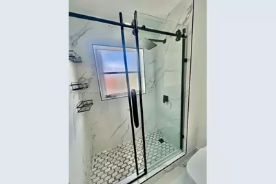 300 SW 100th Ave, Pembroke Pines, FL 33025 - Photo 19