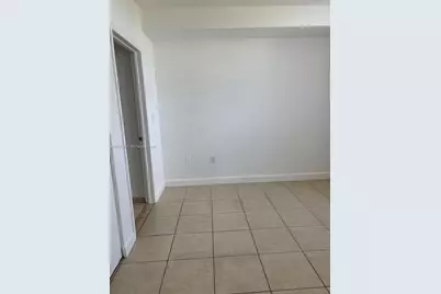 1 Glen Royal Pkwy #913, Miami, FL 33125 - Photo 5