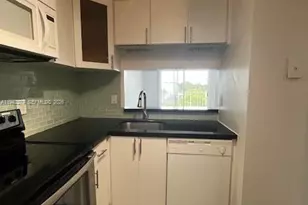 498 NW 165th St Rd, Miami, FL 33169 - Photo 7