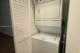 253 NE 2nd St, Miami, FL 33132 - Photo 9
