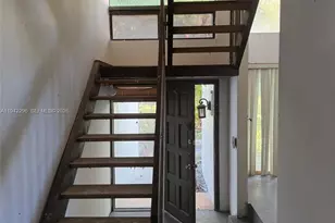 19216 NE 25th Ave, Miami, FL 33180 - Photo 9