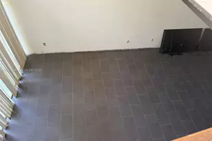 19216 NE 25th Ave, Miami, FL 33180 - Photo 5