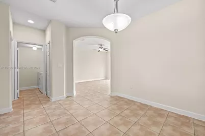 2577 SE 14th Ct, Homestead, FL 33035 - Photo 7