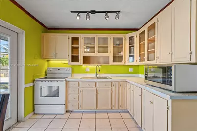 131 NW 19th St, Pompano Beach, FL 33060 - Photo 9