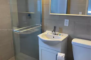 1011 9th St, Miami Beach, FL 33139 - Photo 9