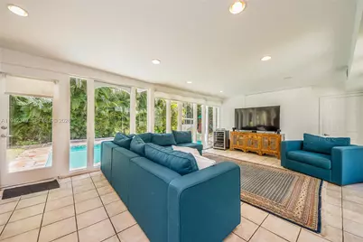4255 Lennox Dr, Miami, FL 33133 - Photo 13