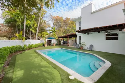 360 SW 28th Rd, Miami, FL 33129 - Photo 5