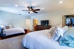 360 SW 28th Rd, Miami, FL 33129 - Photo 23