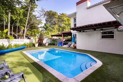 360 SW 28th Rd, Miami, FL 33129 - Photo 5