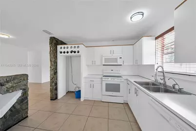 8241 SW 12th Ter, Miami, FL 33144 - Photo 15