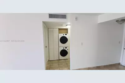 8005 Lake Dr #201, Doral, FL 33166 - Photo 17