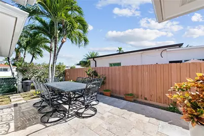 1470 N Treasure Dr, North Bay Village, FL 33141 - Photo 21