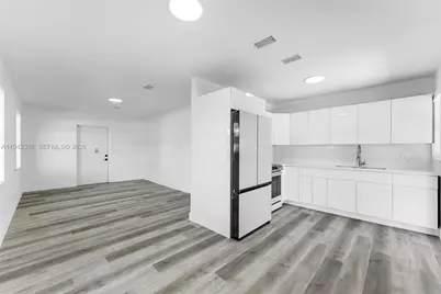 358 Pine Ct, Miami Springs, FL 33166 - Photo 3