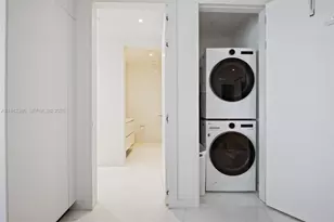 300 S Biscayne Blvd Way, Miami, FL 33131 - Photo 29