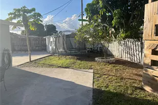 8801 SW 42nd St, Miami, FL 33165 - Photo 15