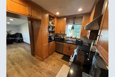 8801 SW 42nd St, Miami, FL 33165 - Photo 33