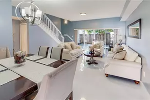 10210 SW 154th Pl, Miami, FL 33196 - Photo 9