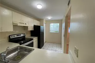 426 NE 210th Cir Terrace, Miami, FL 33179 - Photo 11