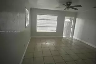 700 N 68th Way, Hollywood, FL 33024 - Photo 9