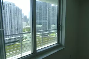 325 S Biscayne Blvd, Miami, FL 33131 - Photo 13