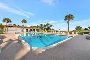 2457 Collins Ave, Miami Beach, FL 33140 - Photo 13