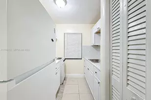 2335 NE 172nd St, North Miami Beach, FL 33160 - Photo 25