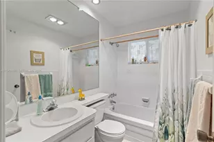 2541 NE 11th St, Pompano Beach, FL 33062 - Photo 29