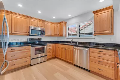 728 NW 38th Ter, Deerfield Beach, FL 33442 - Photo 25