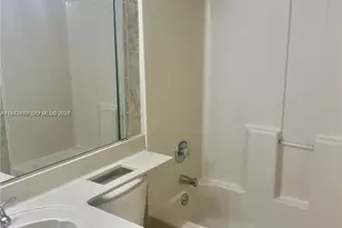 17405 NW 75th Pl, Hialeah, FL 33015 - Photo 11