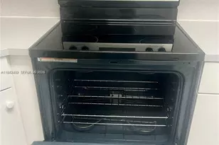 17405 NW 75th Pl, Hialeah, FL 33015 - Photo 3