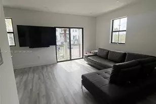 10630 NW 88th St, Doral, FL 33178 - Photo 9