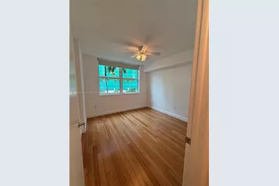 31 SE 5th St #1204, Miami, FL 33131 - Photo 23