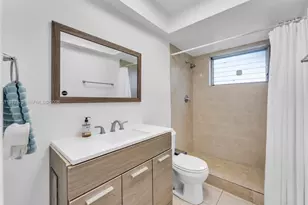 11840 NE 19th Dr, North Miami, FL 33181 - Photo 15