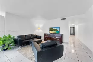 11840 NE 19th Dr, North Miami, FL 33181 - Photo 9