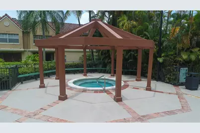 18328 NW 68th Ave #P, Hialeah, FL 33015 - Photo 25