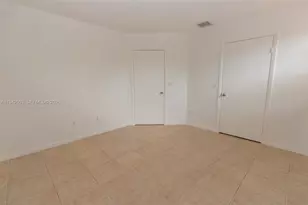 18328 NW 68th Ave, Hialeah, FL 33015 - Photo 13