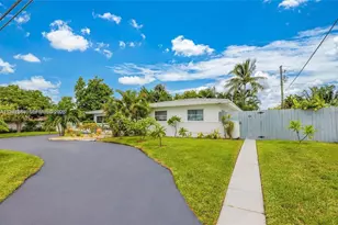 1320 NE 27th Ave, Pompano Beach, FL 33062 - Photo 3